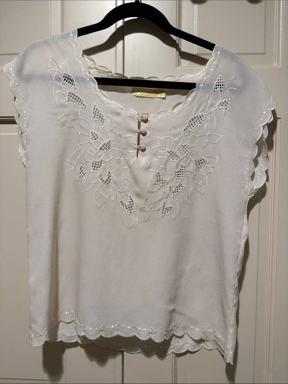 Women’s Cream Embroidered Scallop Neck Top - small